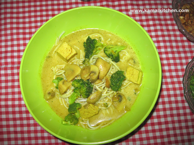 Khao Soi - Burmese Thai Noodles before toppings