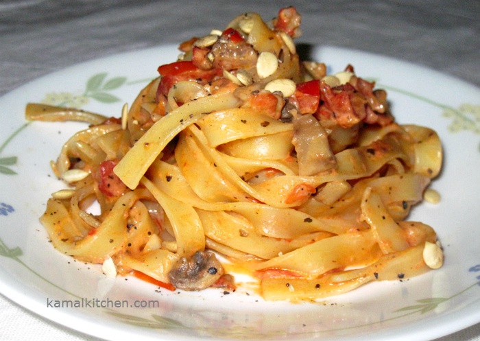 Pasta With garlic and Mushrooms 1