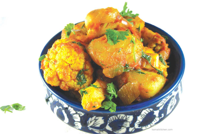 Aloo Gobhi - Indian Style Cauliflower and potato curry