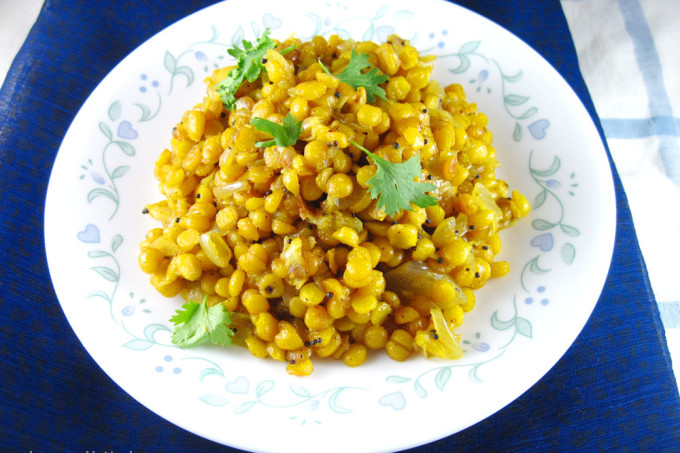 Dry chana daal with onion