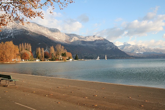 annecy-lake-1173404_640