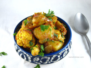 Aloo Gobhi - Indian Style cauliflower and potato curry