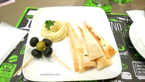 212 All Day - truffle roasted garluic hummus